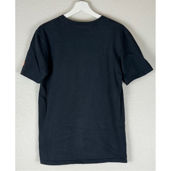 Nike Men’s Jungle Pickup Game Basketball King Kong Raptor Graphic Tee, Medium - Picture 5 of 8